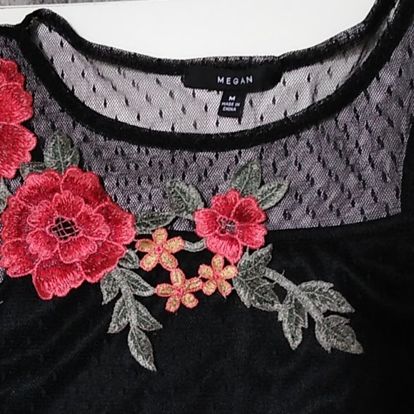 Beautiful dress, delicate and super comfortable - Picture 7 of 11